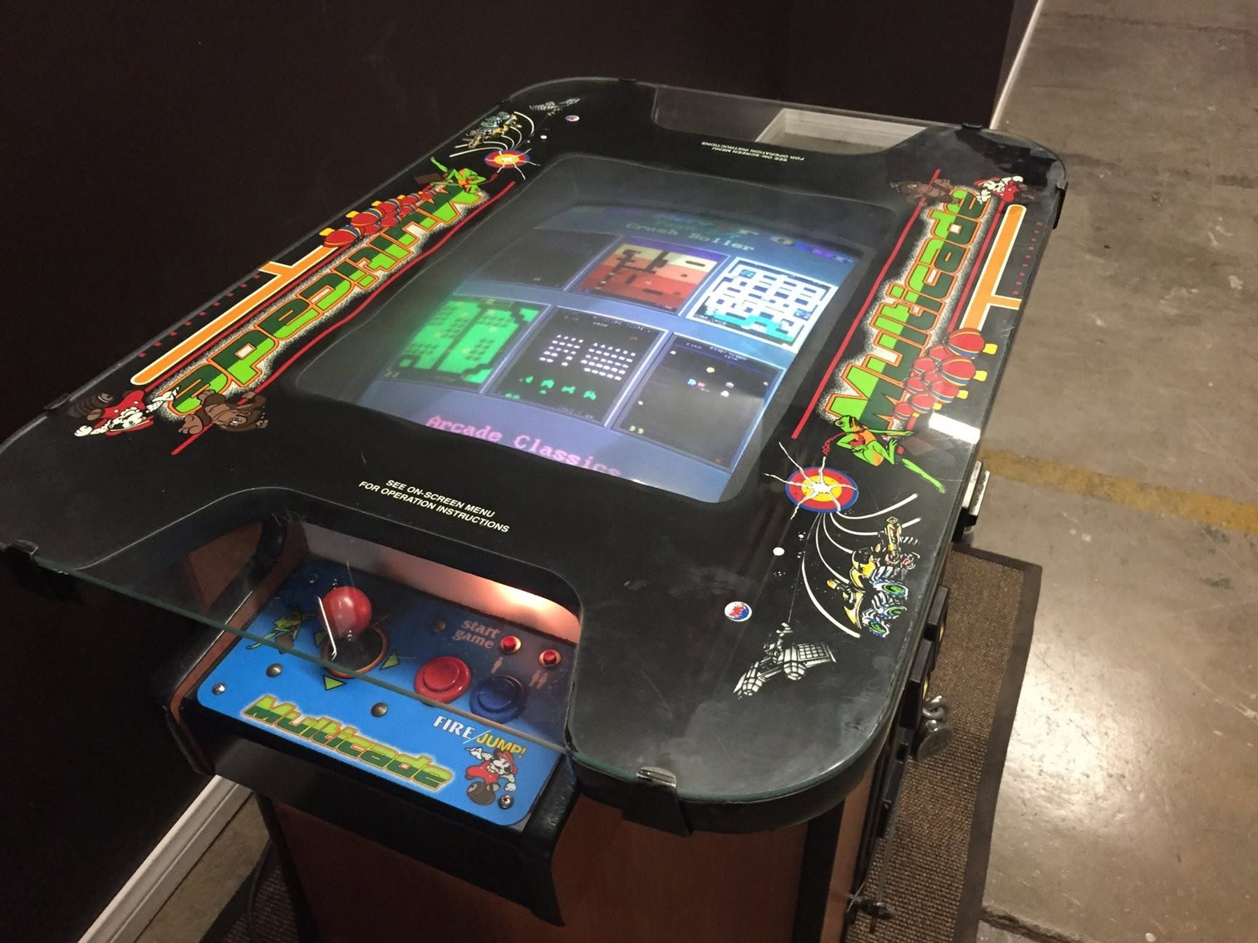 Retro tabletop arcade machine